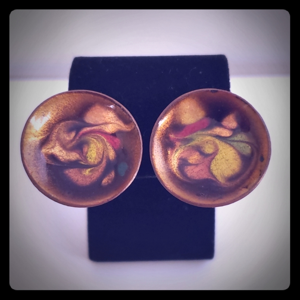 Vintage Screwback Artistic Design Earrings